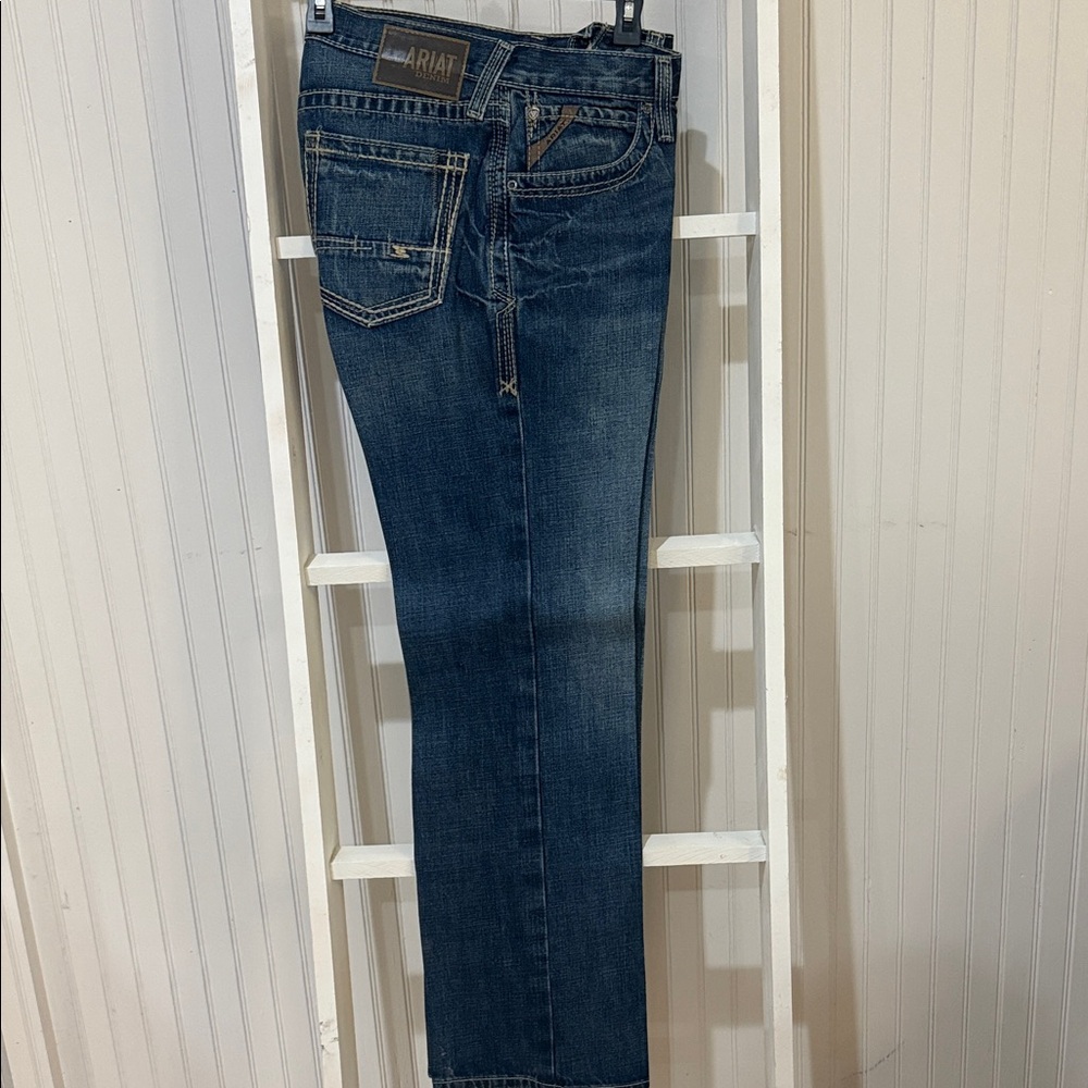 Ariat relaxed boot cut M4 size 3032 men’s jeans